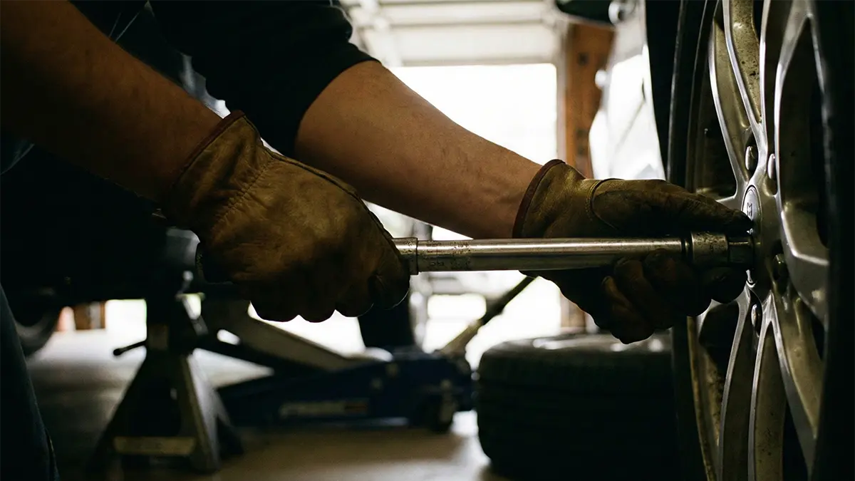 A Complete Guide to Safety Tips for DIY Car Repair