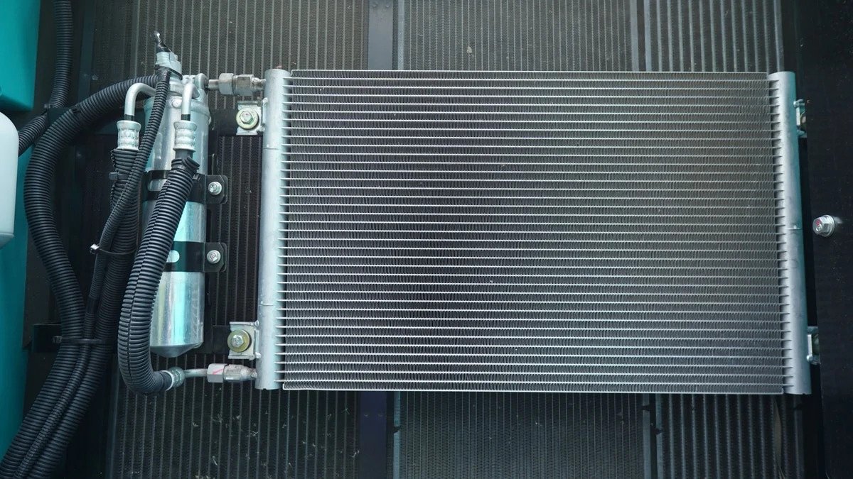 Car AC Refrigerant Leak Symptoms: How to Spot and Fix Issues