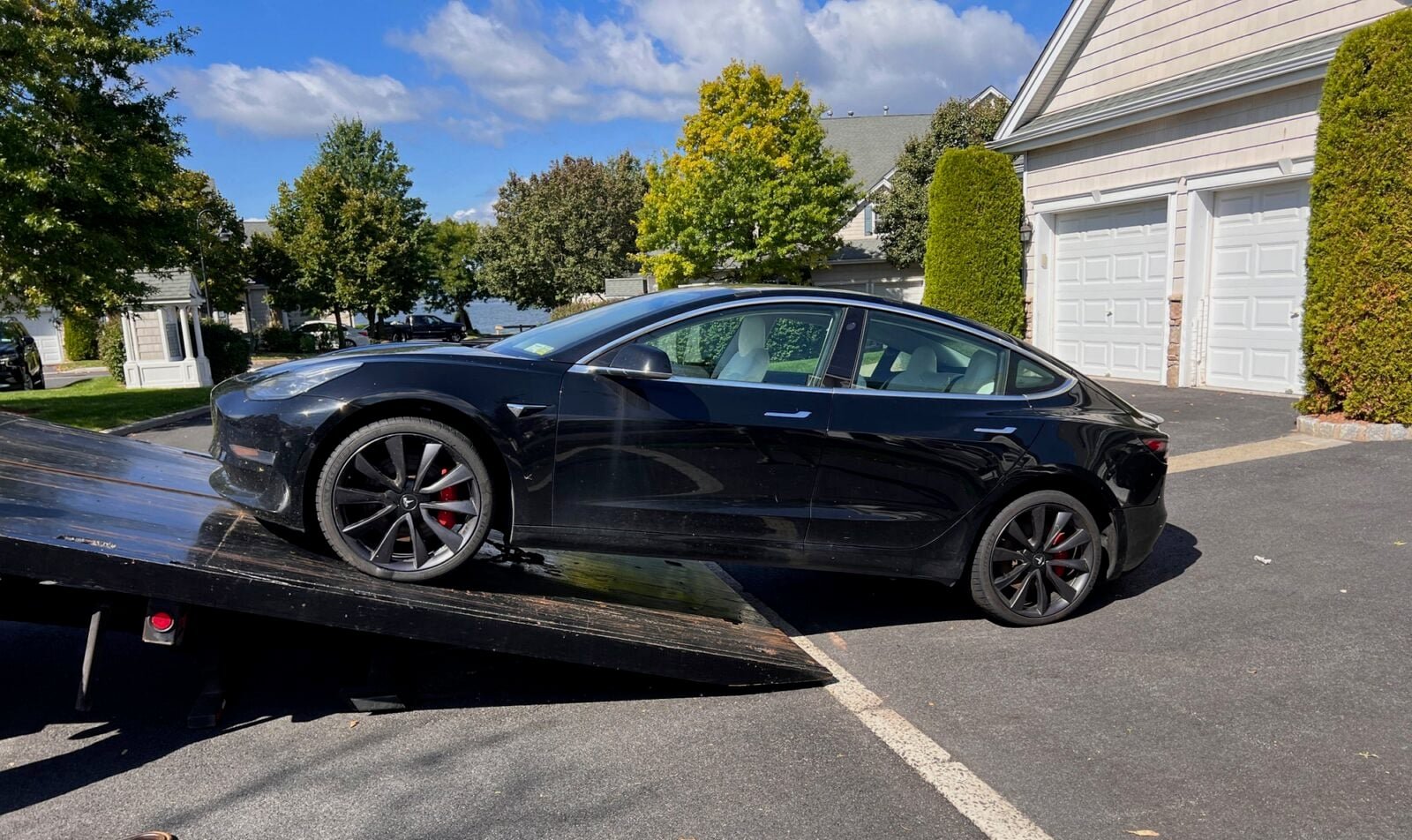 Things to Know Before Buying an EV: Essential Tips for Smart Electric Car Buyers