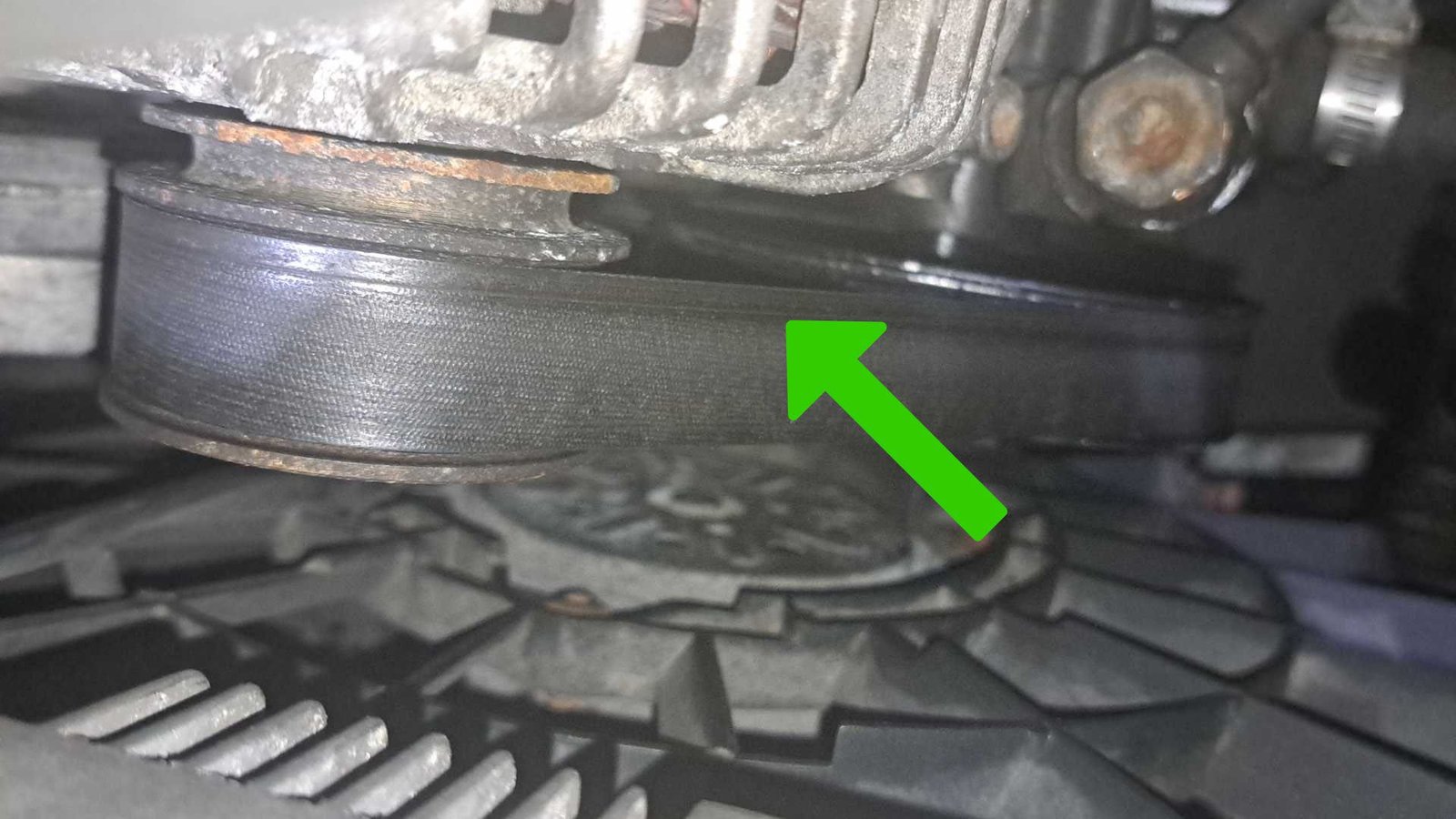 When to Replace Serpentine Belt: Key Signs and Expert Tips