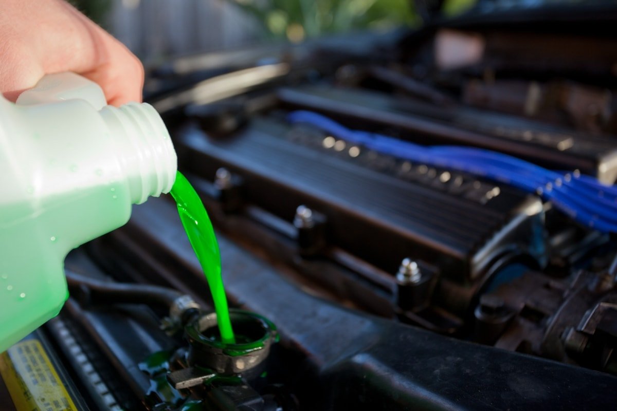 When to Change Coolant: Essential Signs and Maintenance Tips