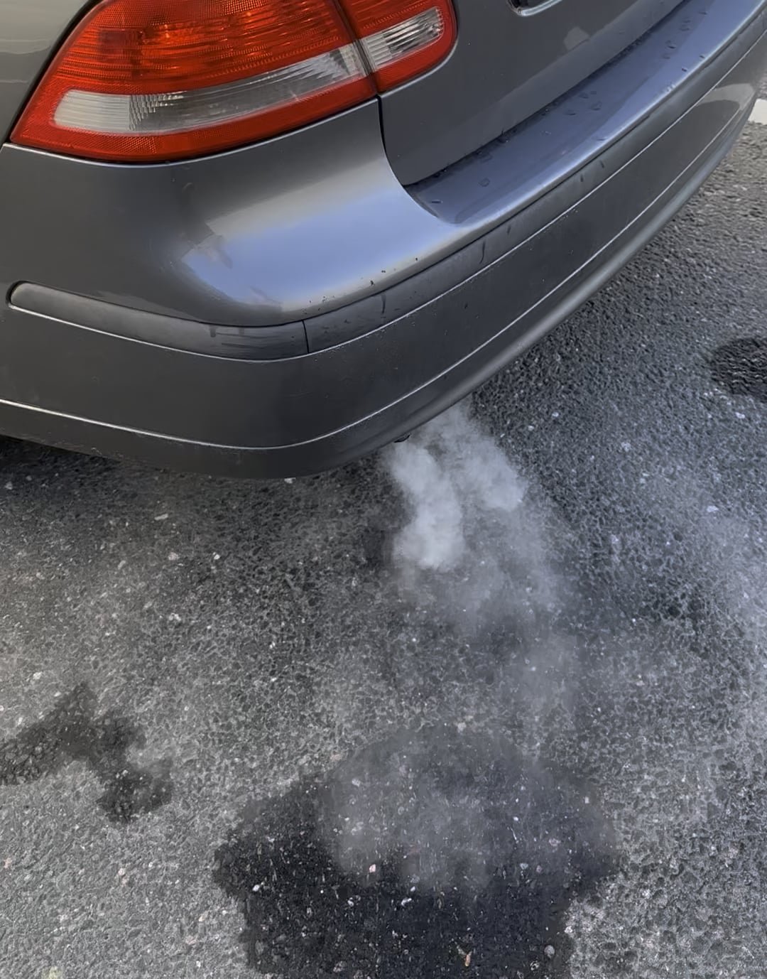 Check Engine Light Smoke from Exhaust: Causes and Fixes