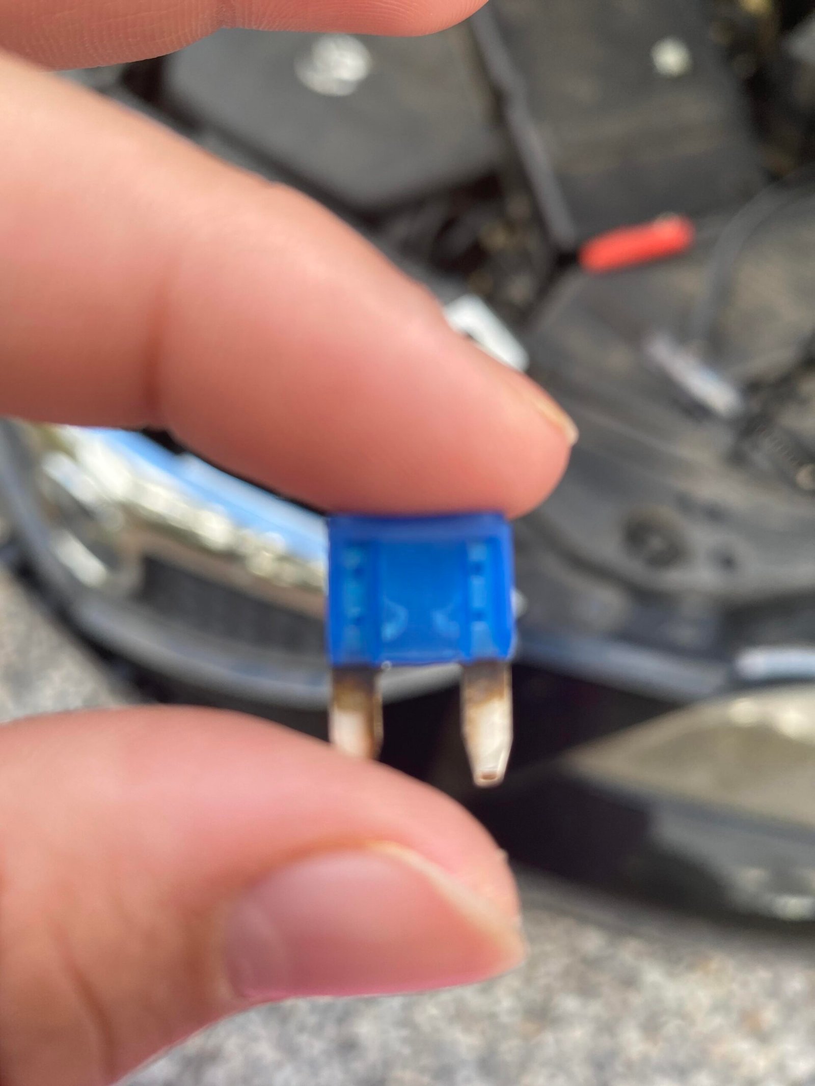 Fuse Keeps Blowing in Car Causes: Top Reasons and Quick Fixes