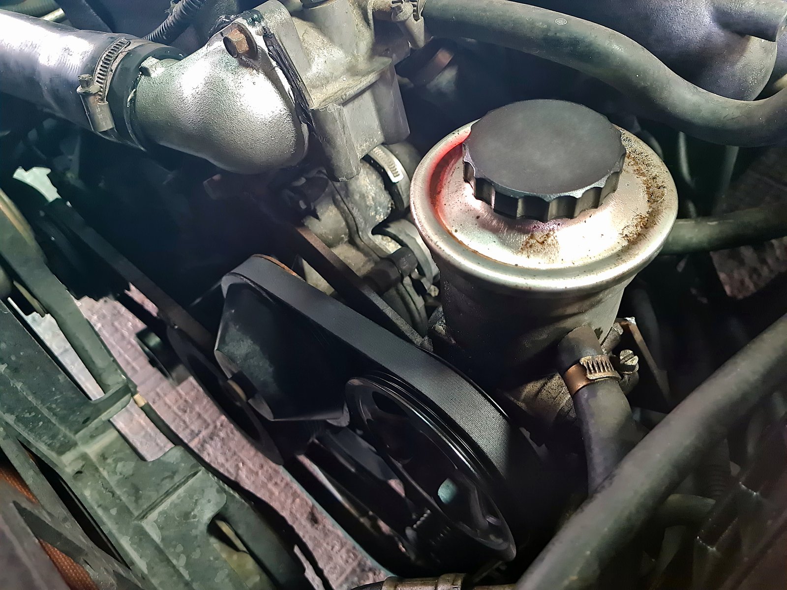 Power Steering Fluid Leak Causes: Top Reasons and Fixes