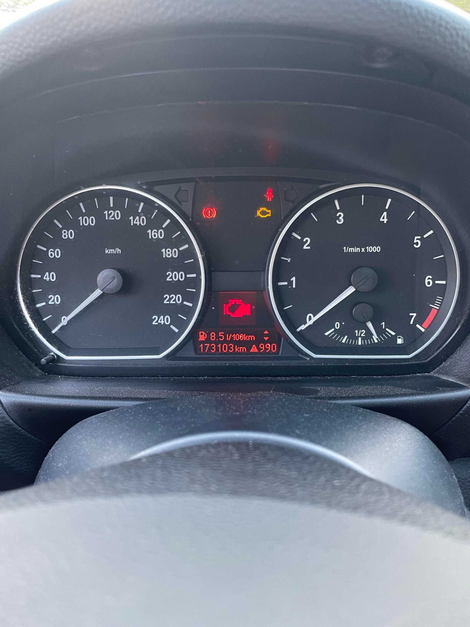 Yellow Check Engine Light Vs Red: What’s the Real Difference?