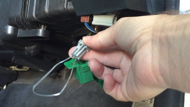 How to Read Trouble Codes Without Scanner: Easy DIY Guide
